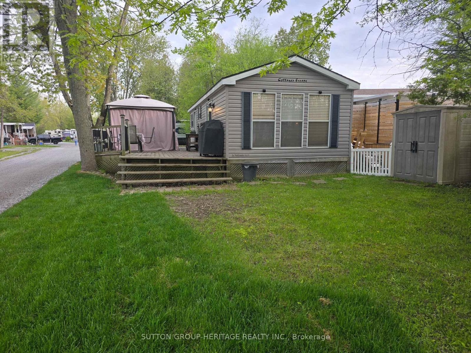 636 - 225 PLATTEN BOULEVARD in
