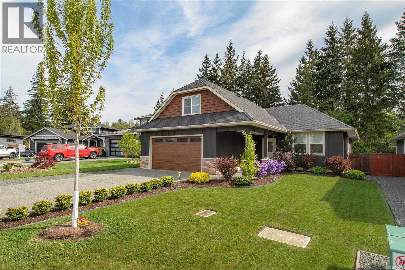 782 Salal St in