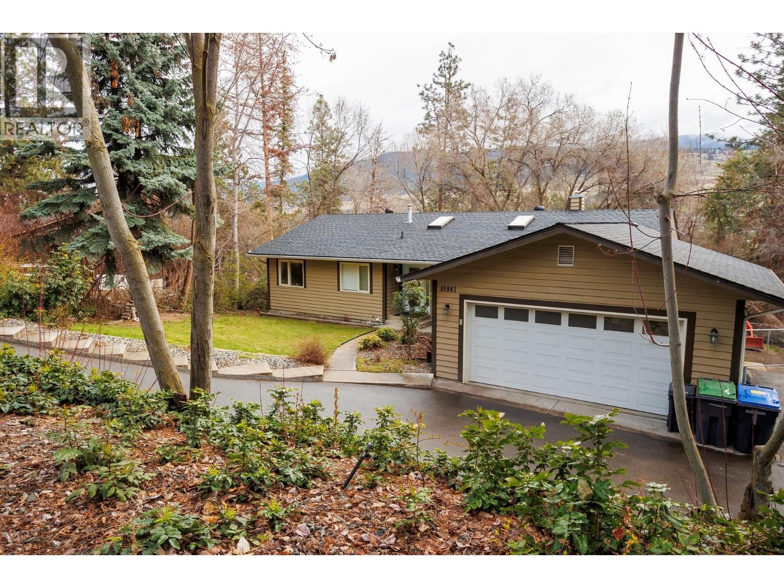 10943 Eva Road in