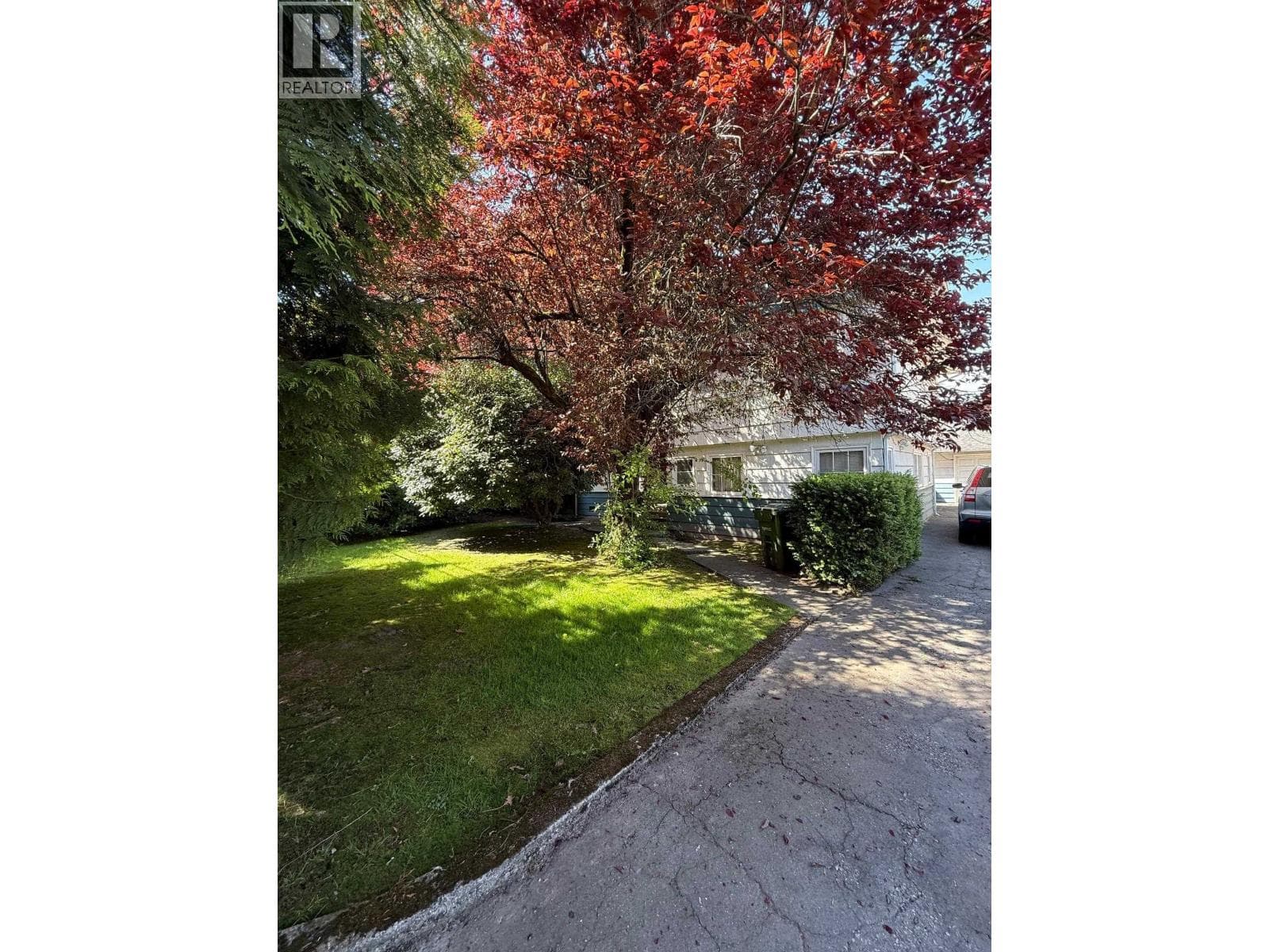 8251 LESLIE ROAD in City Centre