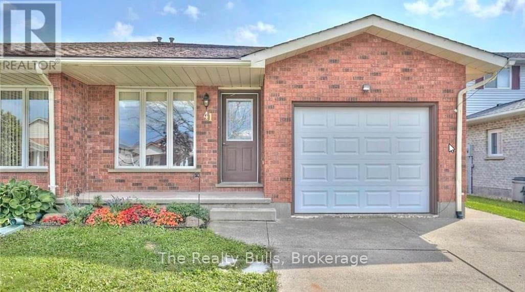41 POPLAR CRESCENT in