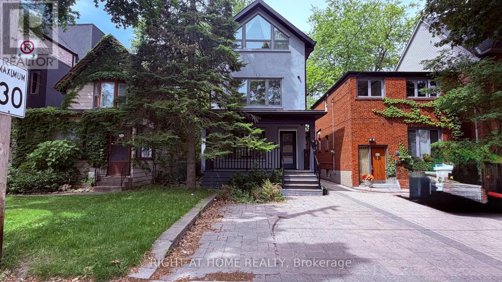 16 WOODLEE ROAD in East End-Danforth