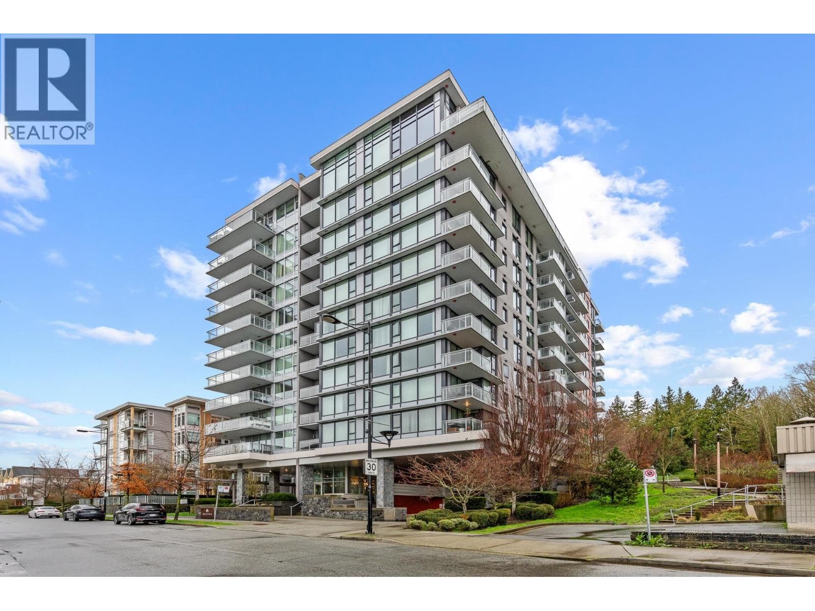 1207 3281 E KENT AVENUE NORTH AVENUE in Killarney