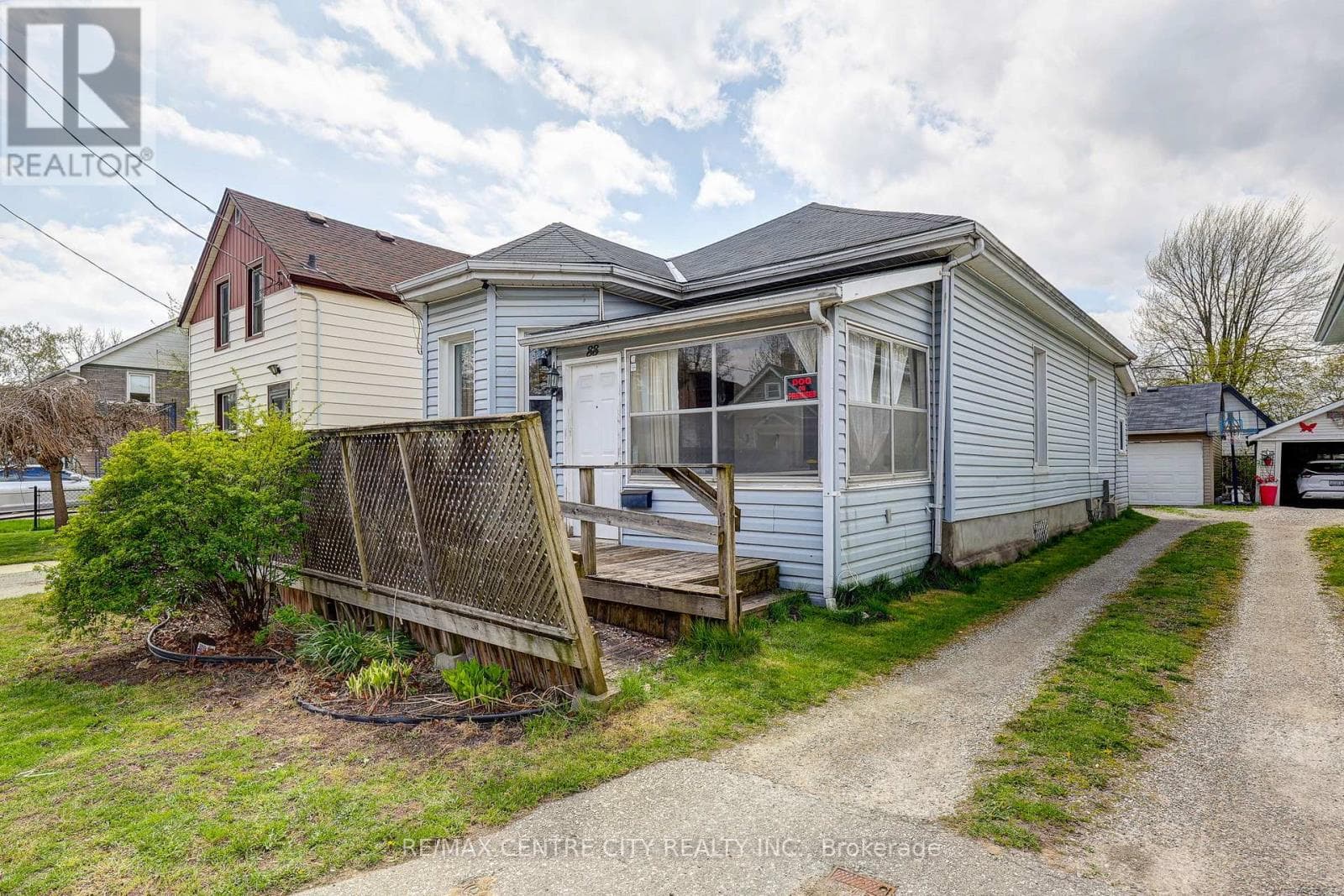 88 FLORA STREET in
