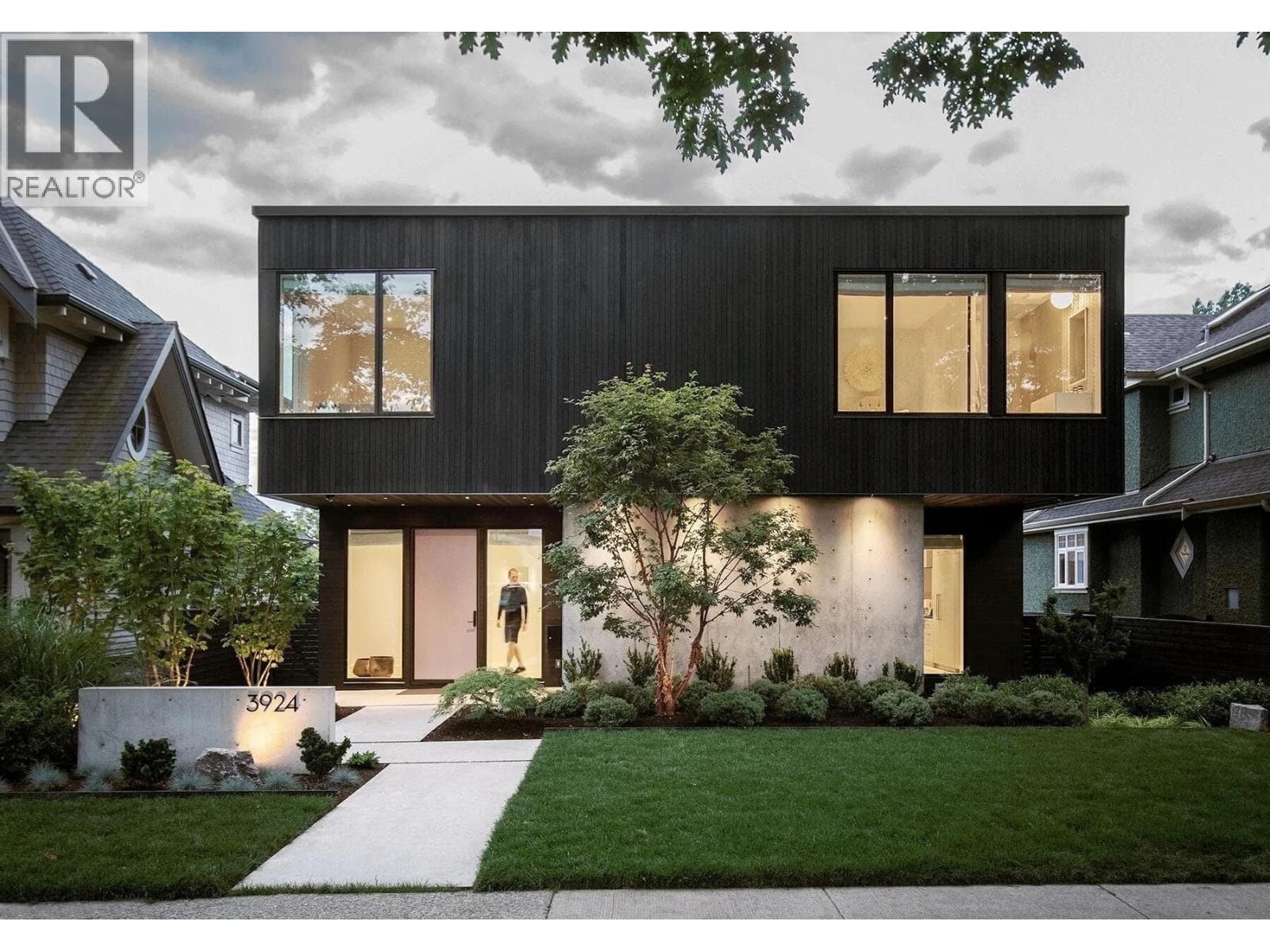 3924 CAMBRIDGE STREET in