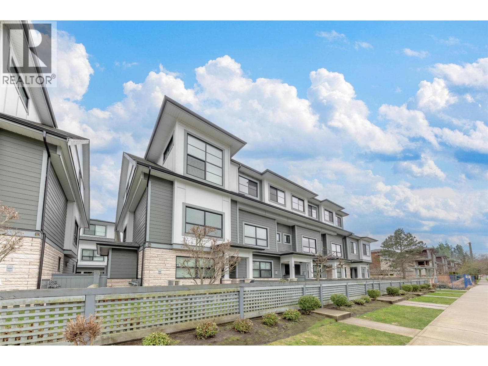 21 7168 LYNNWOOD DRIVE in Blundell