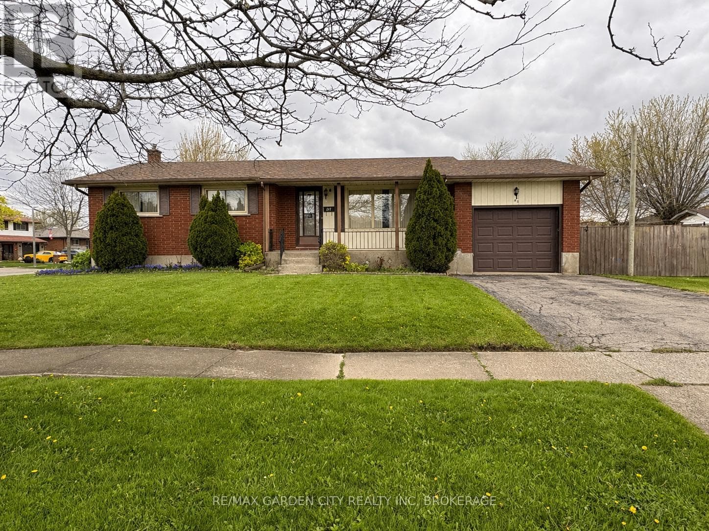 69 STRATHMORE CRESCENT in