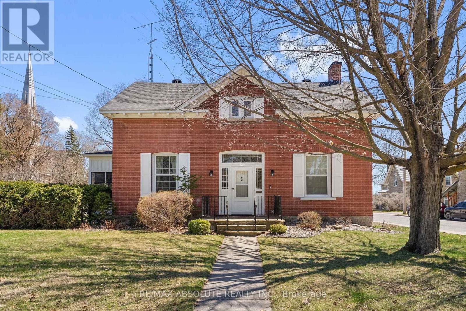 277 JOHN STREET N in