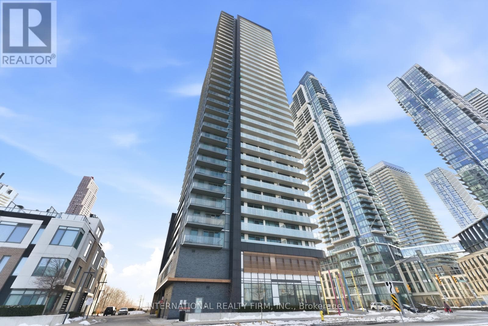 703 - 7895 JANE STREET in South of Maple