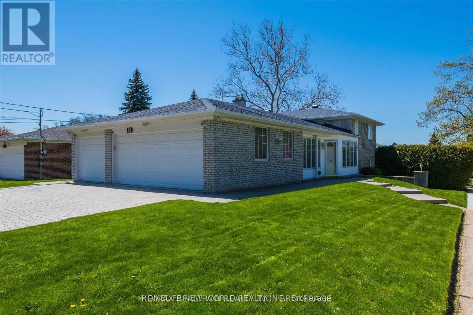 18 OLSEN DRIVE in Parkwoods-O'Connor Hills