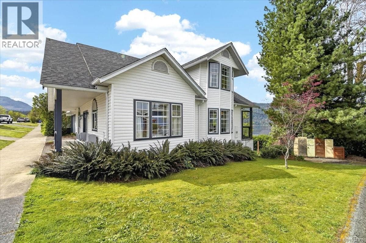 2880 1st Ave in