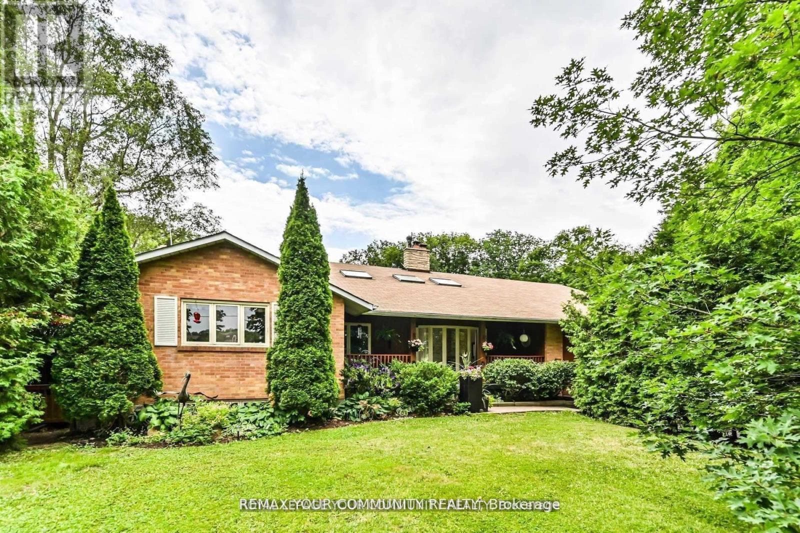 247 HARRIS AVENUE in The Hill