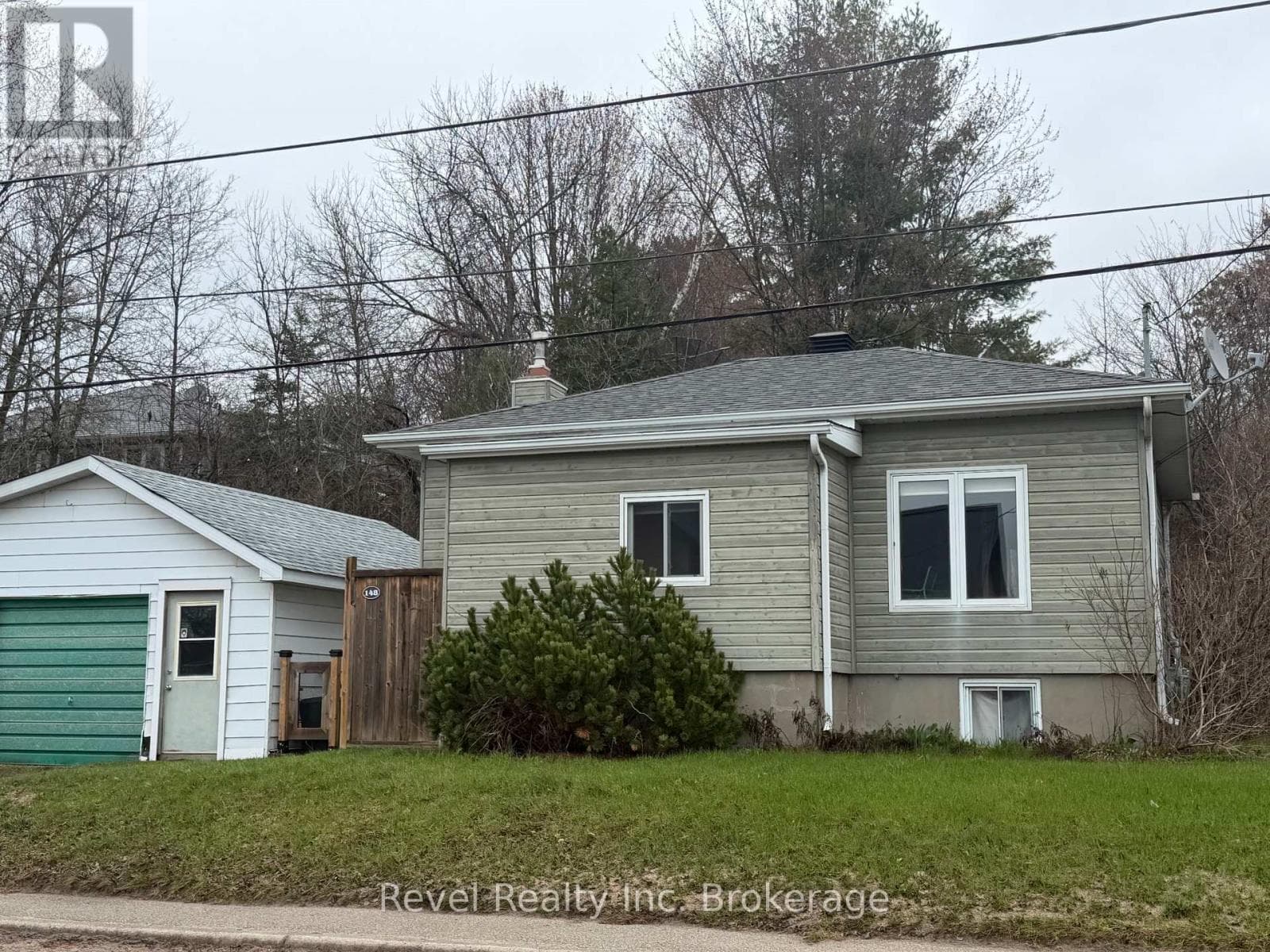 148 MAIN STREET S in