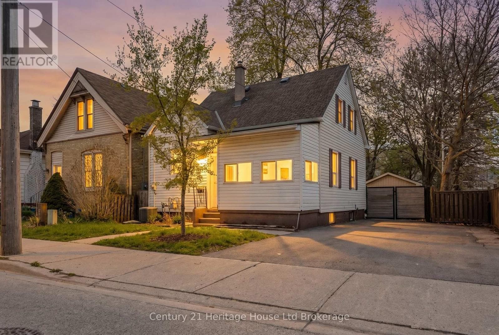 1098 FRANCES STREET in