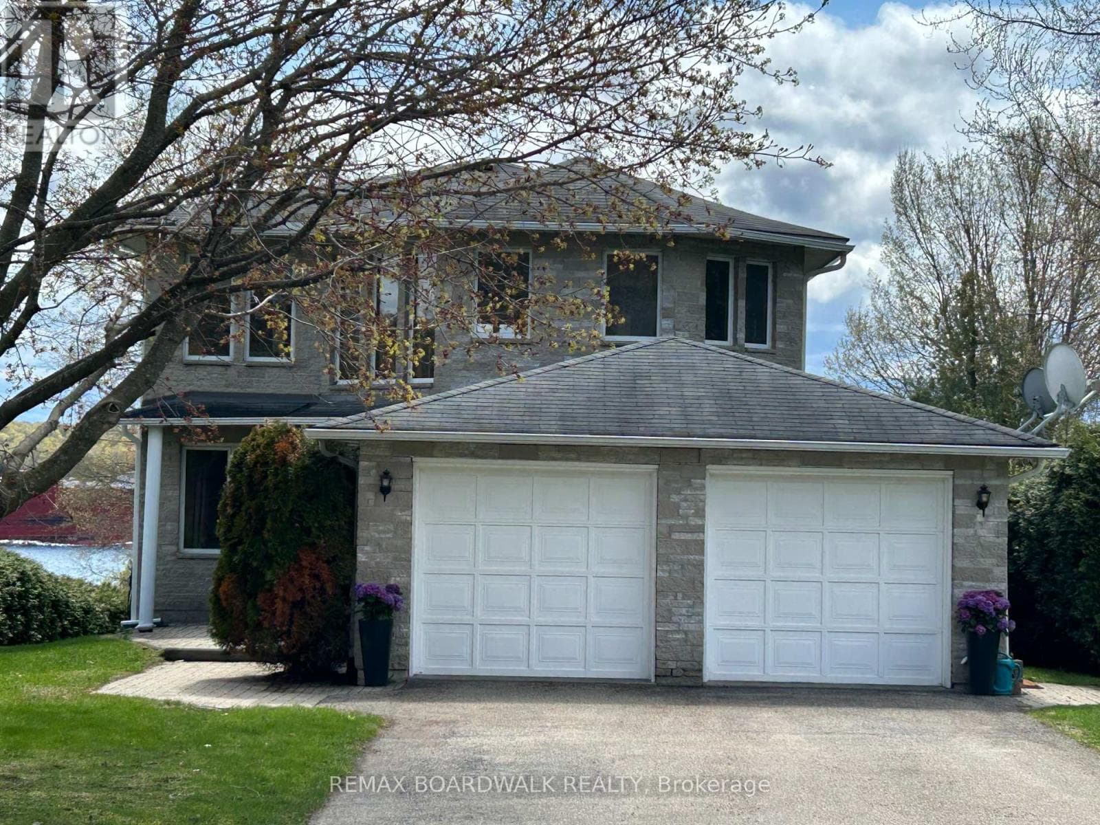 806 RIVER ACRES DRIVE in