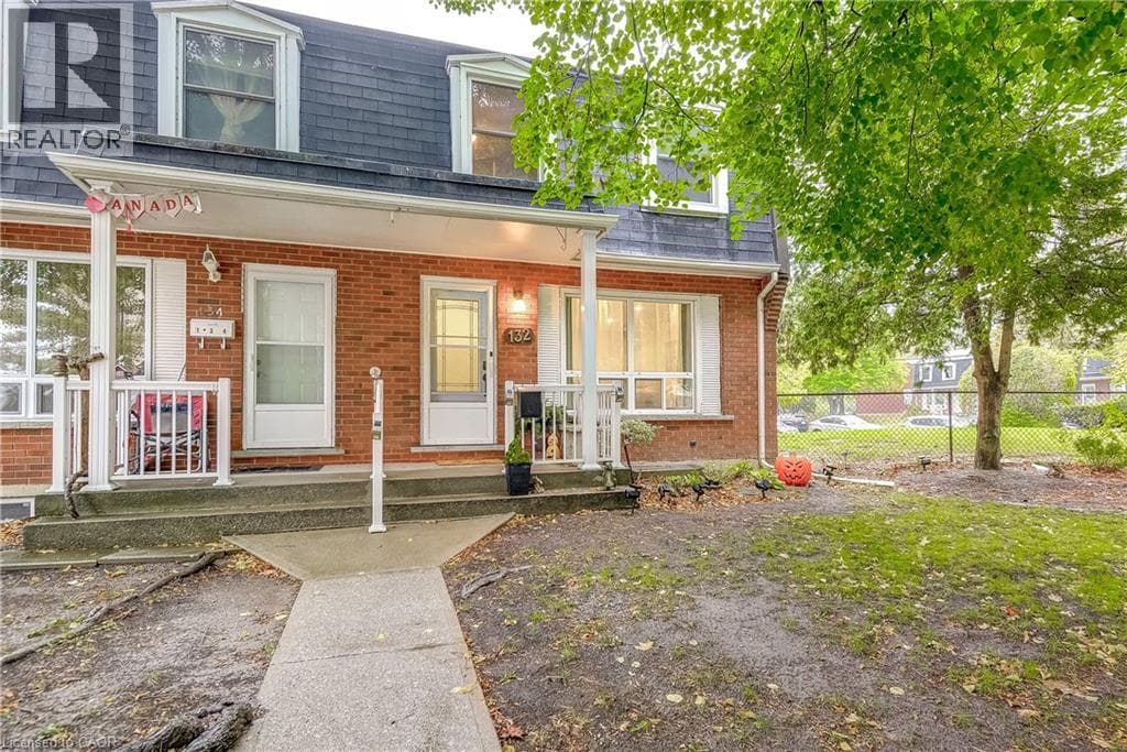 132 BARLAKE Avenue Unit# 35 in Riverdale West