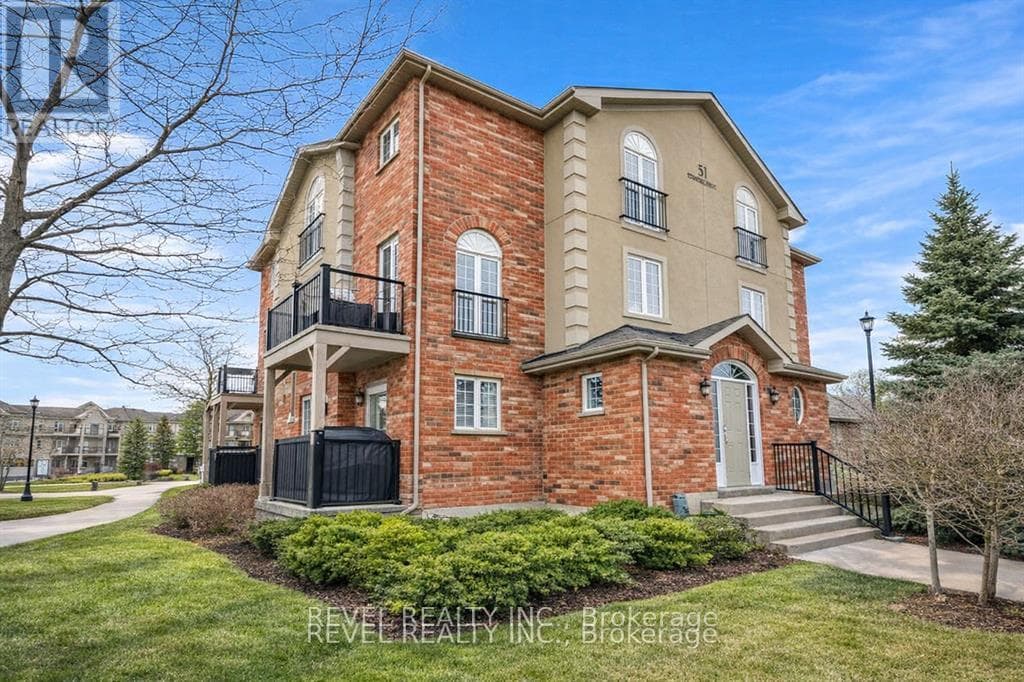 5 - 51 FERNDALE DRIVE S in