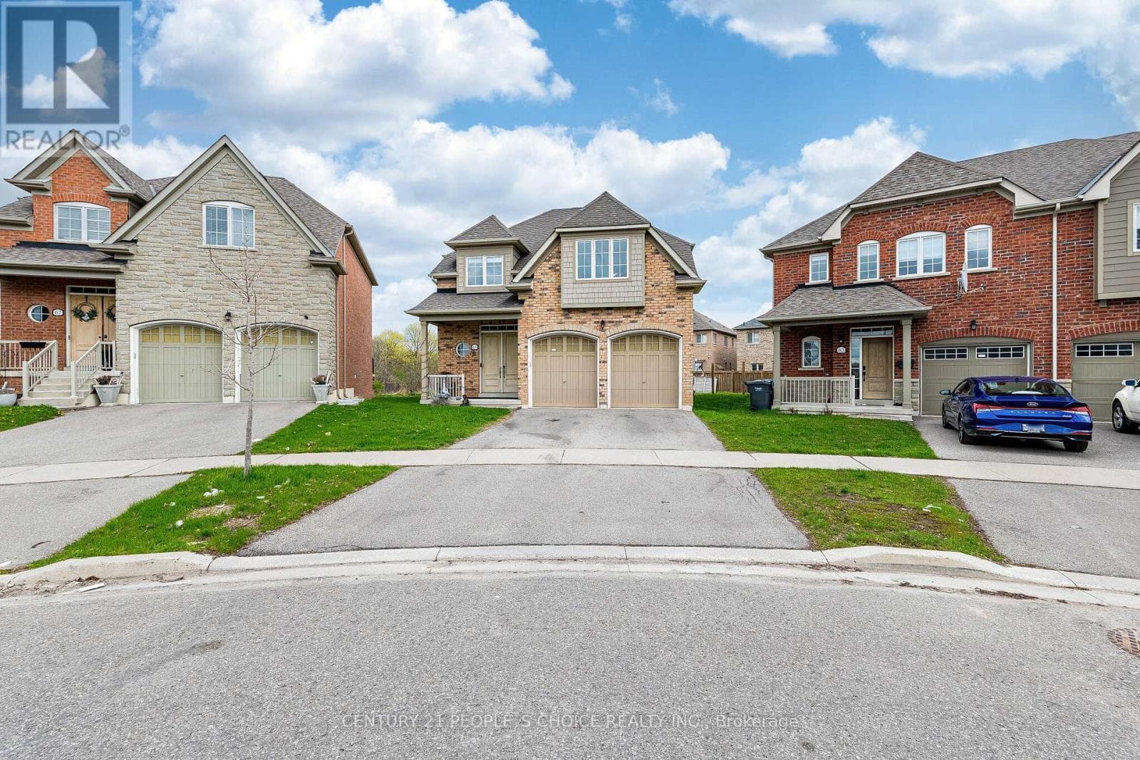 65 HONEYVIEW TRAIL in RIVERS EDGE / CASTLEMORE CROSSING