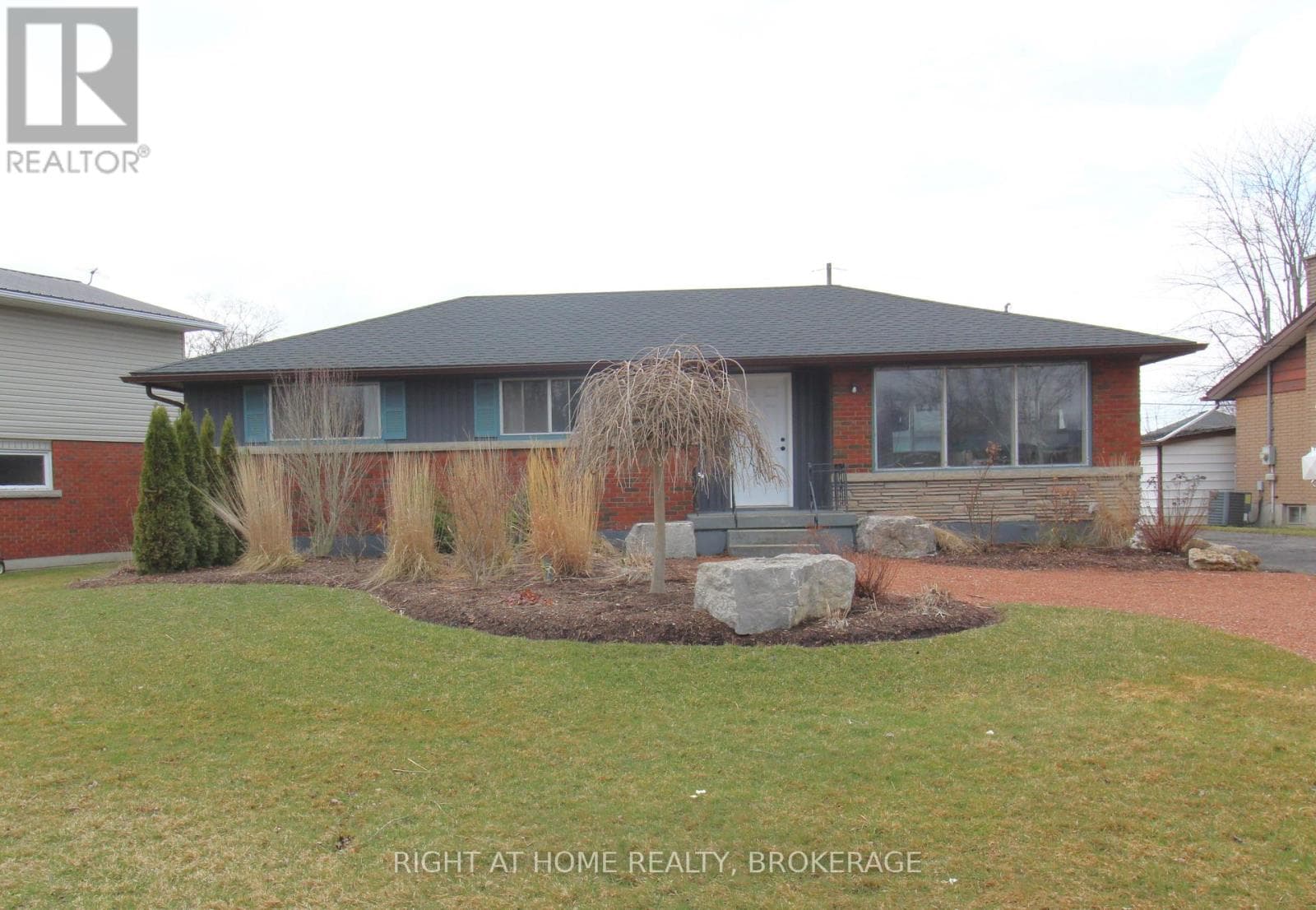 105 GLENWOOD PARKWAY in