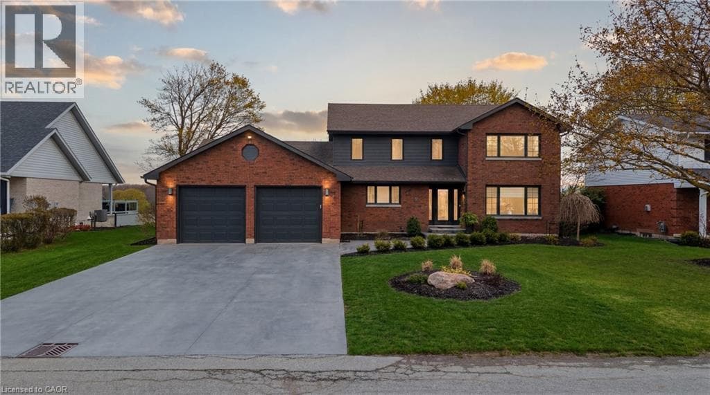 890 PERKIN CRESCENT in