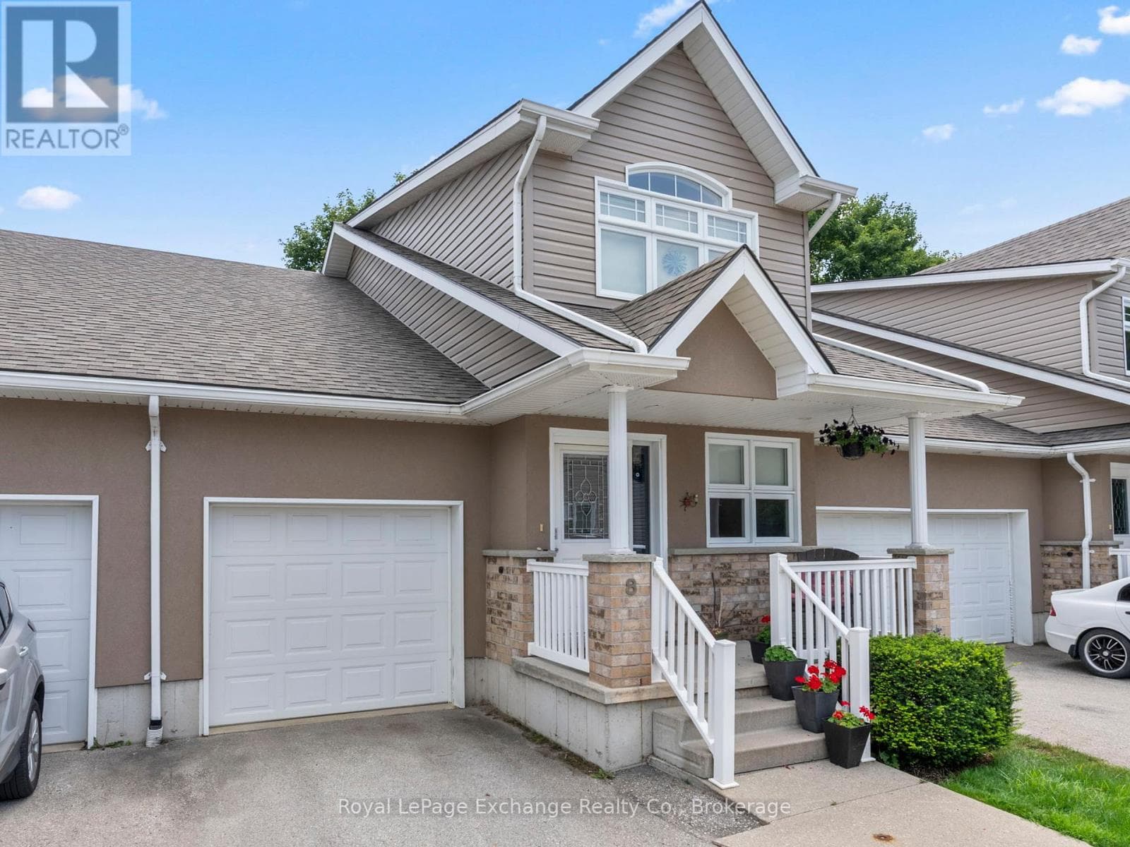 8 - 433 QUEEN STREET in