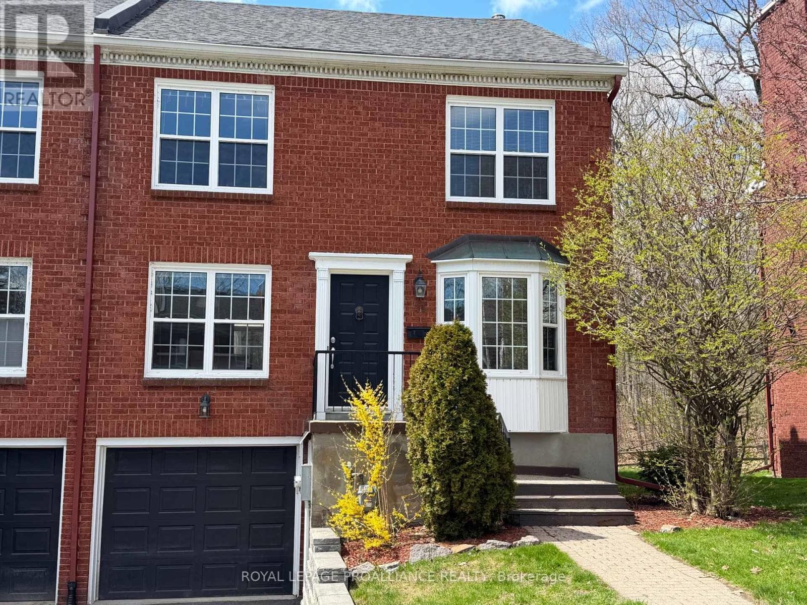 39 COUNTRY CLUB PLACE in