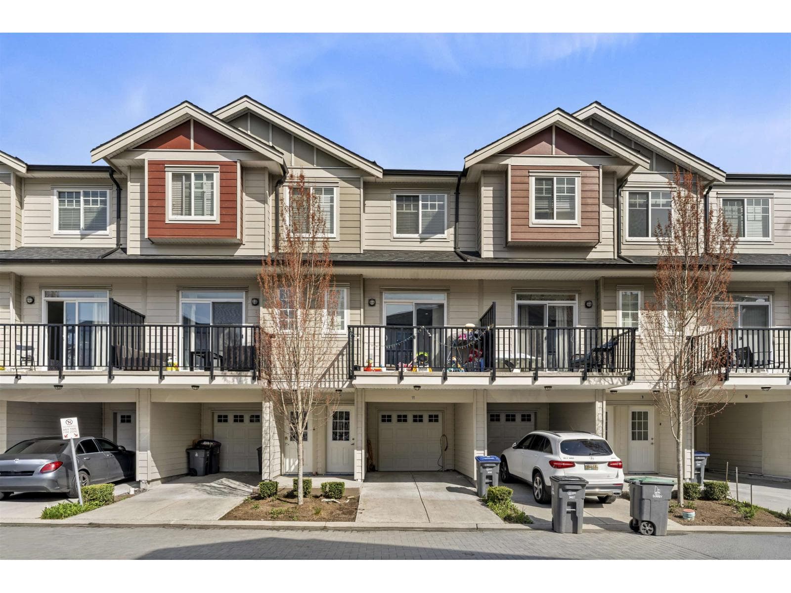 11 13898 64 AVENUE in South Newton