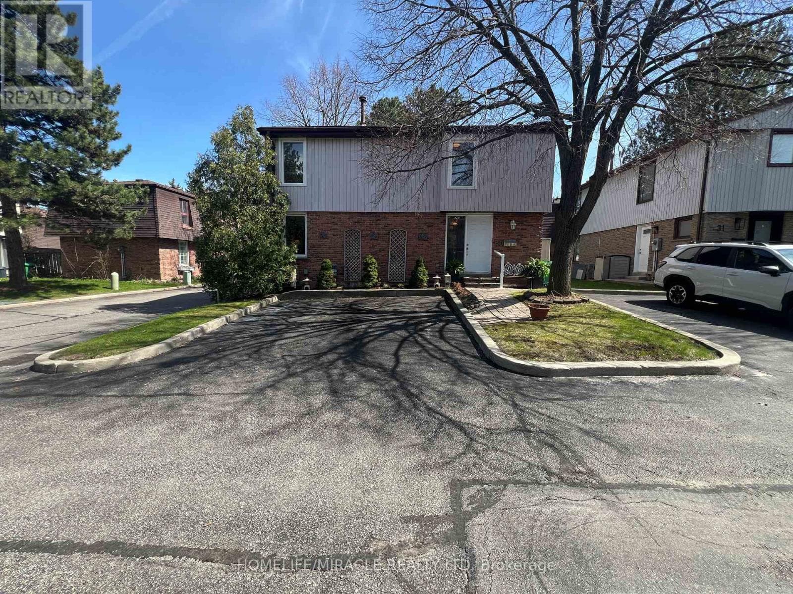 30 - 59 KENNINGHALL BOULEVARD in Streetsville
