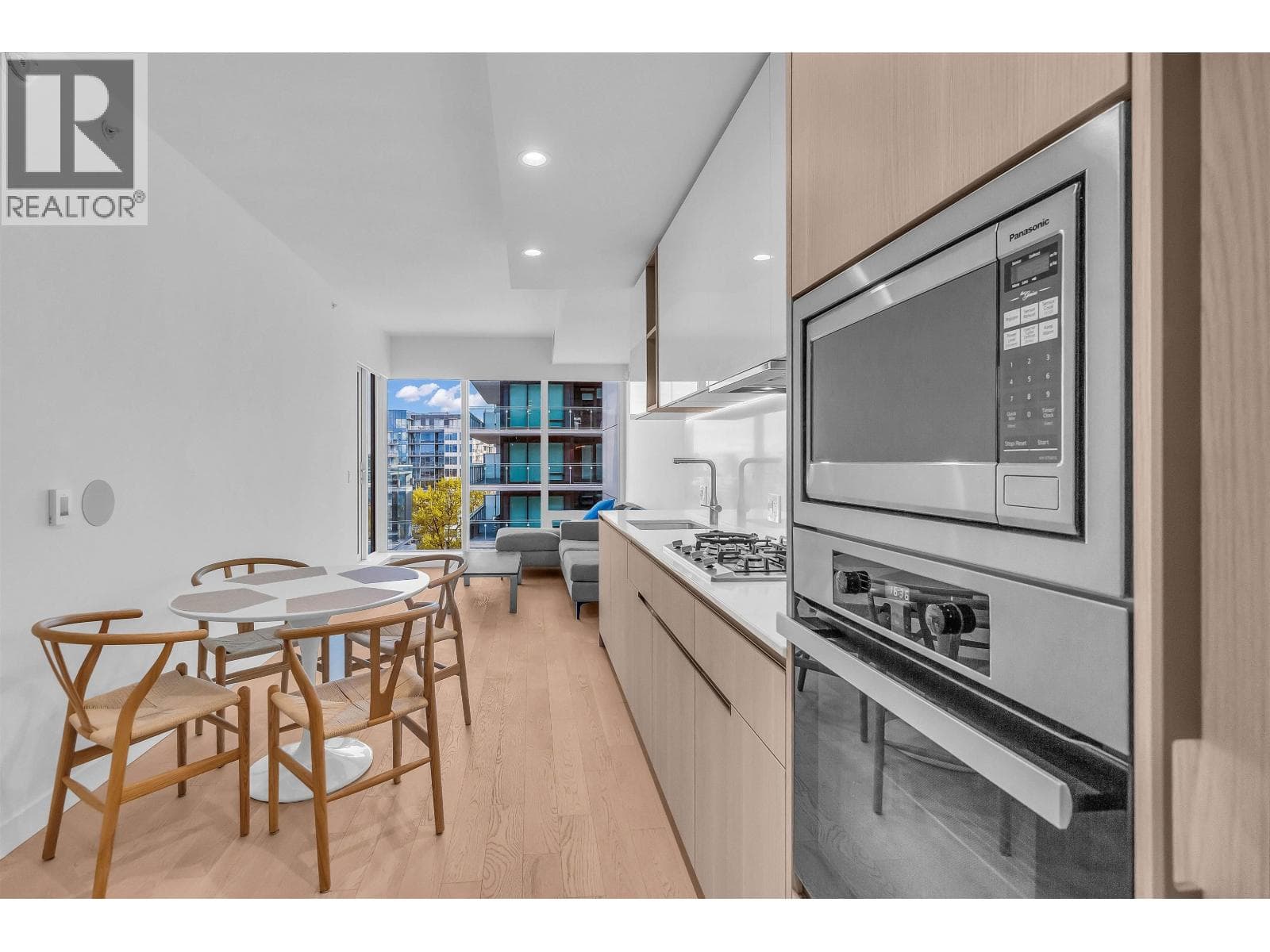 1006 6833 PEARSON WAY in City Centre
