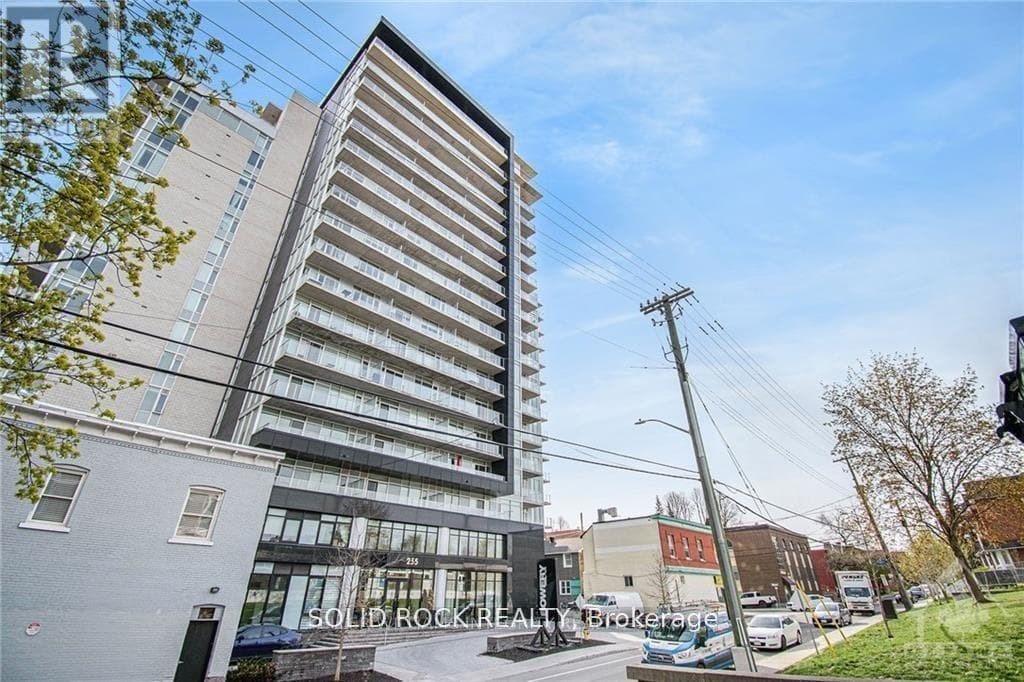 213 - 255 BAY STREET in CENTRETOWN