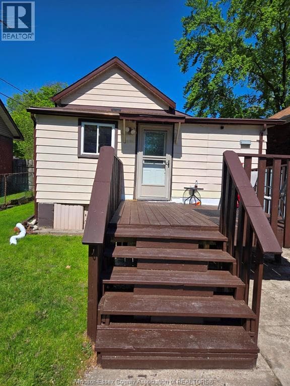 3595 QUEEN STREET in Sandwich