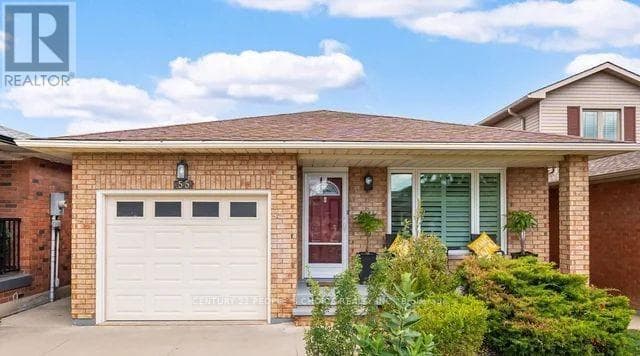 55 VINEBERG DRIVE in Chappel West