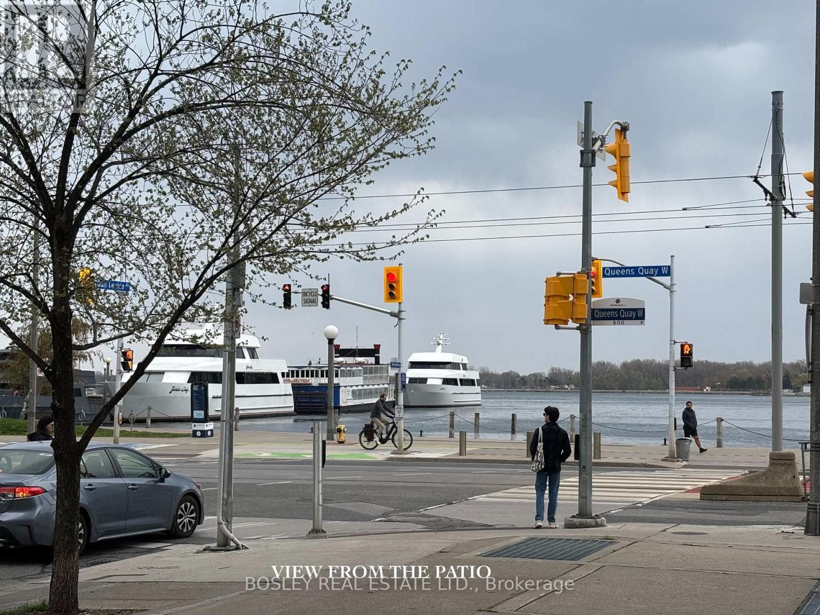 106 - 600 QUEENS QUAY WEST in Harbourfront-CityPlace