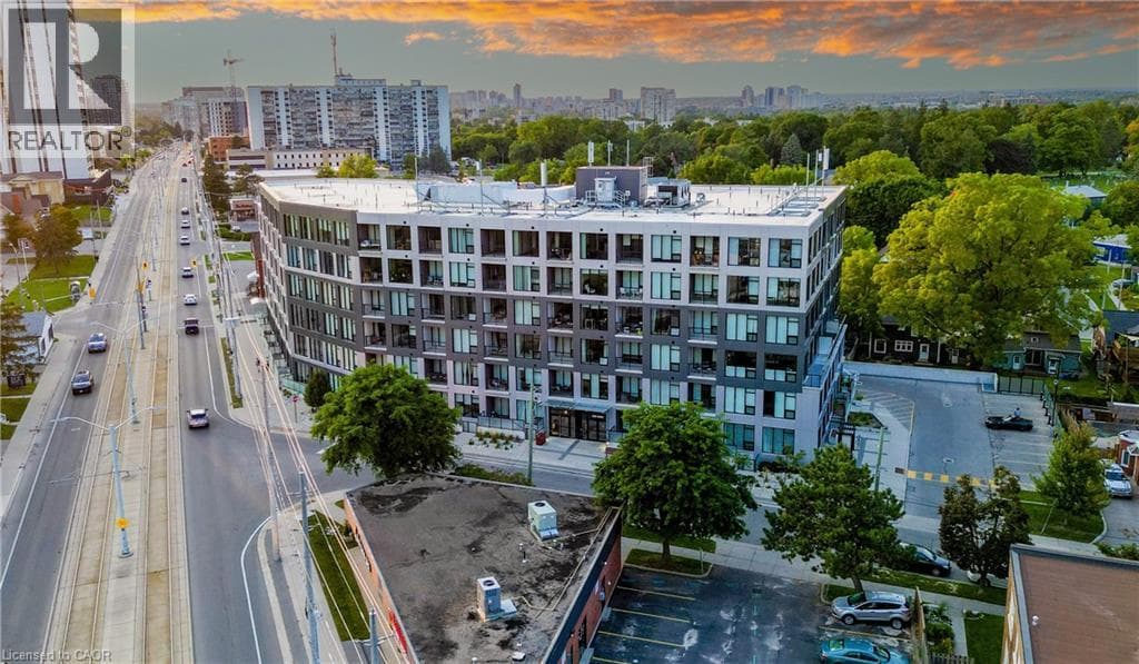 690 KING Street W Unit# 112 in Victoria Hills/Cherry Hill/ KW Hosp