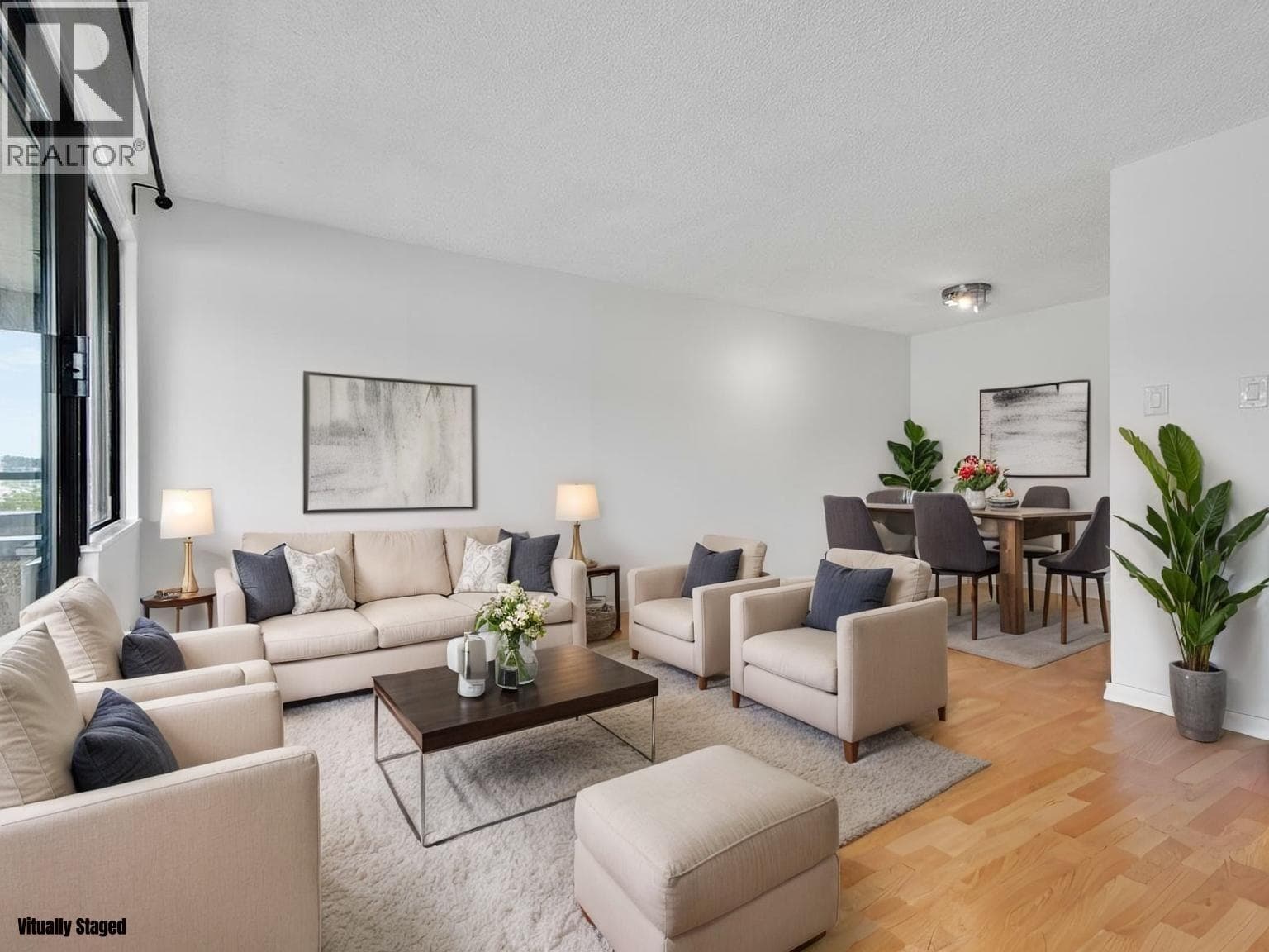 704 1026 QUEENS AVENUE in Brow Of The Hill