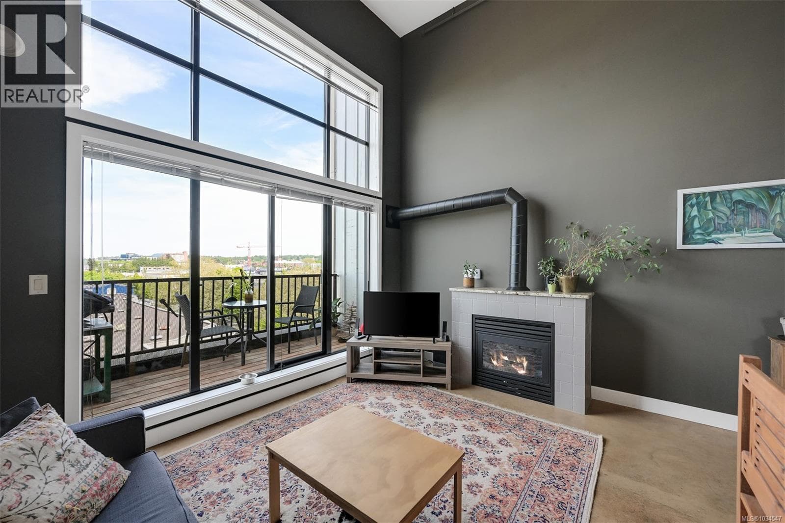 401 555 Chatham St in Downtown