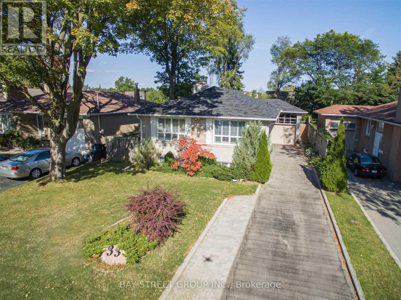 33 HEATHVIEW AVENUE in Bayview Village
