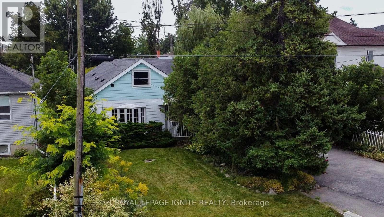 450 MARF AVENUE in