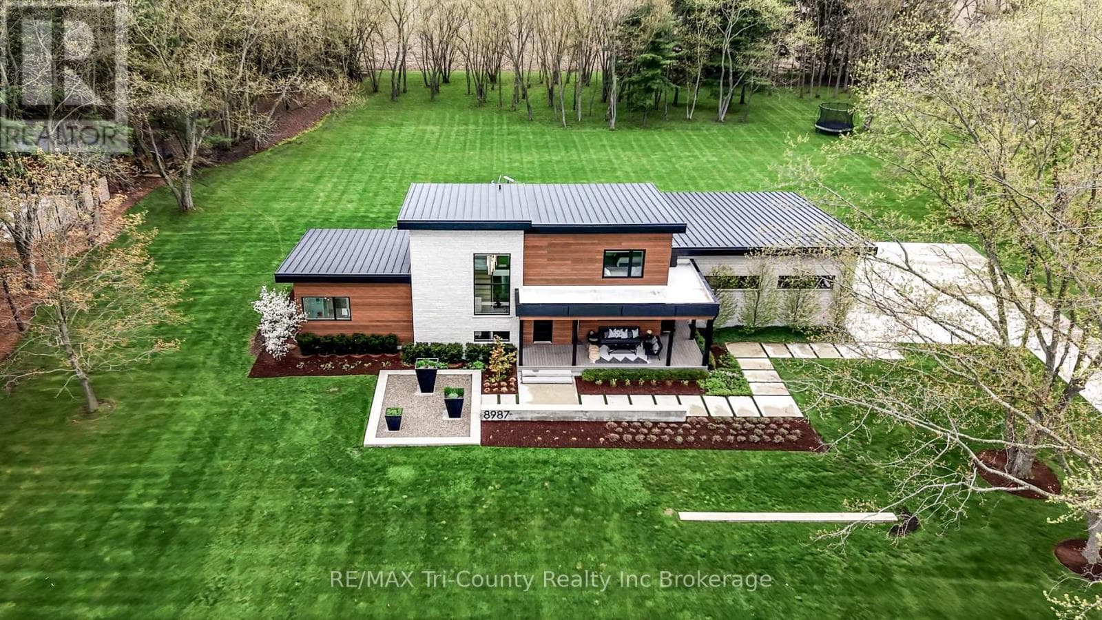 8987 POWERS ROAD in
