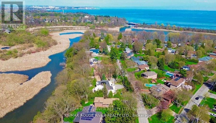 300 TAYLOR ROAD in West Rouge