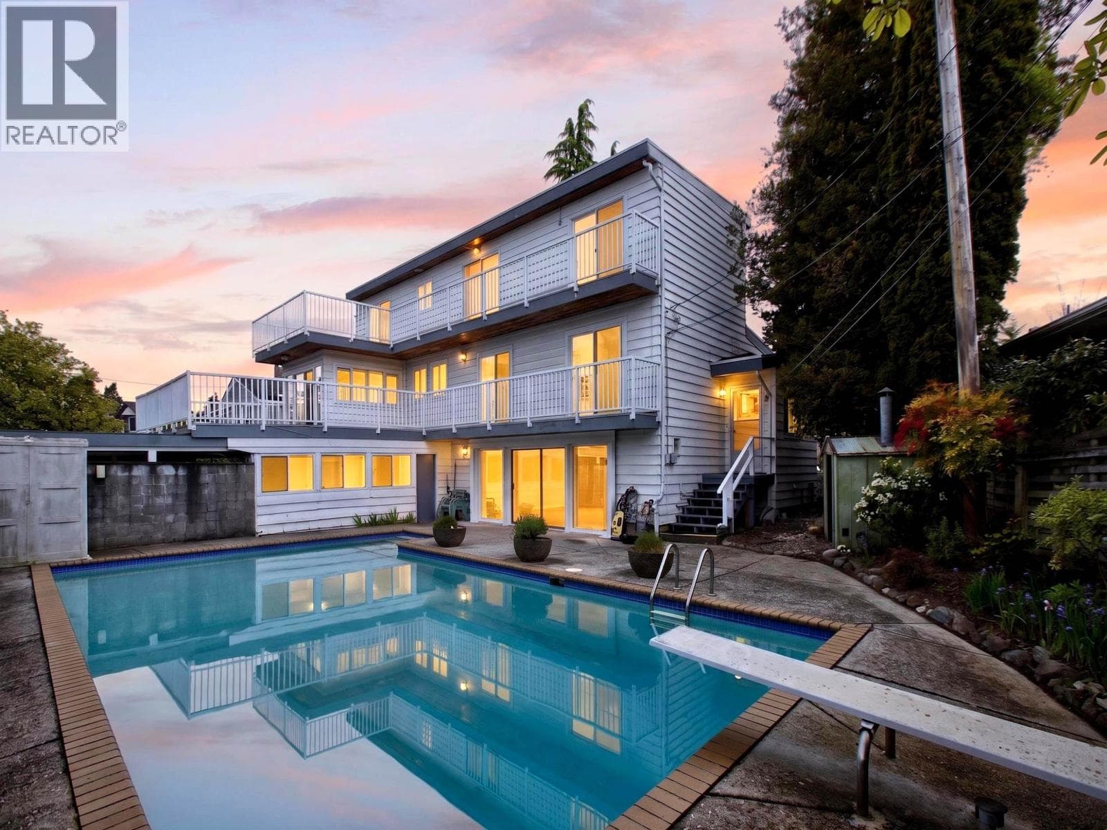 642 WEST 53RD AVENUE in Oakridge