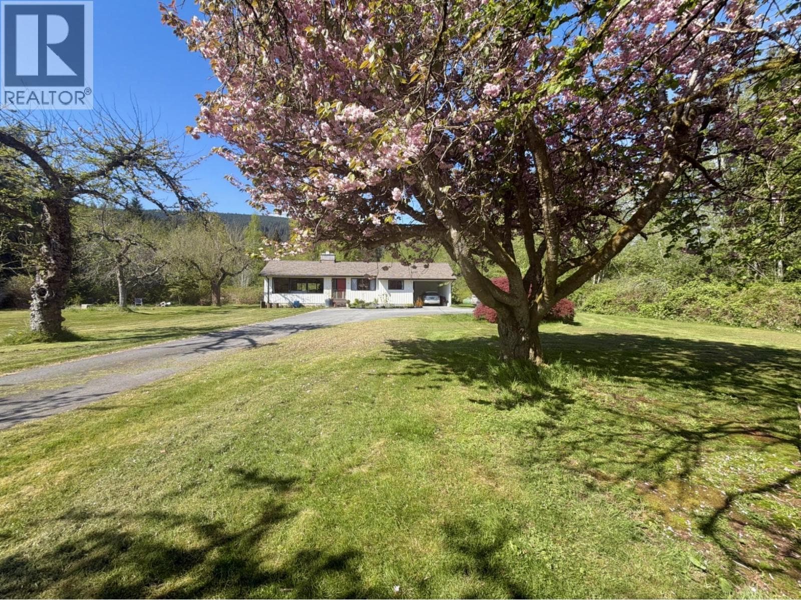 1346 RUSSELL ROAD in