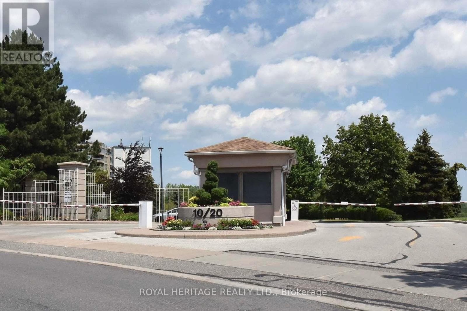 207 - 20 GUILDWOOD PARKWAY in Guildwood