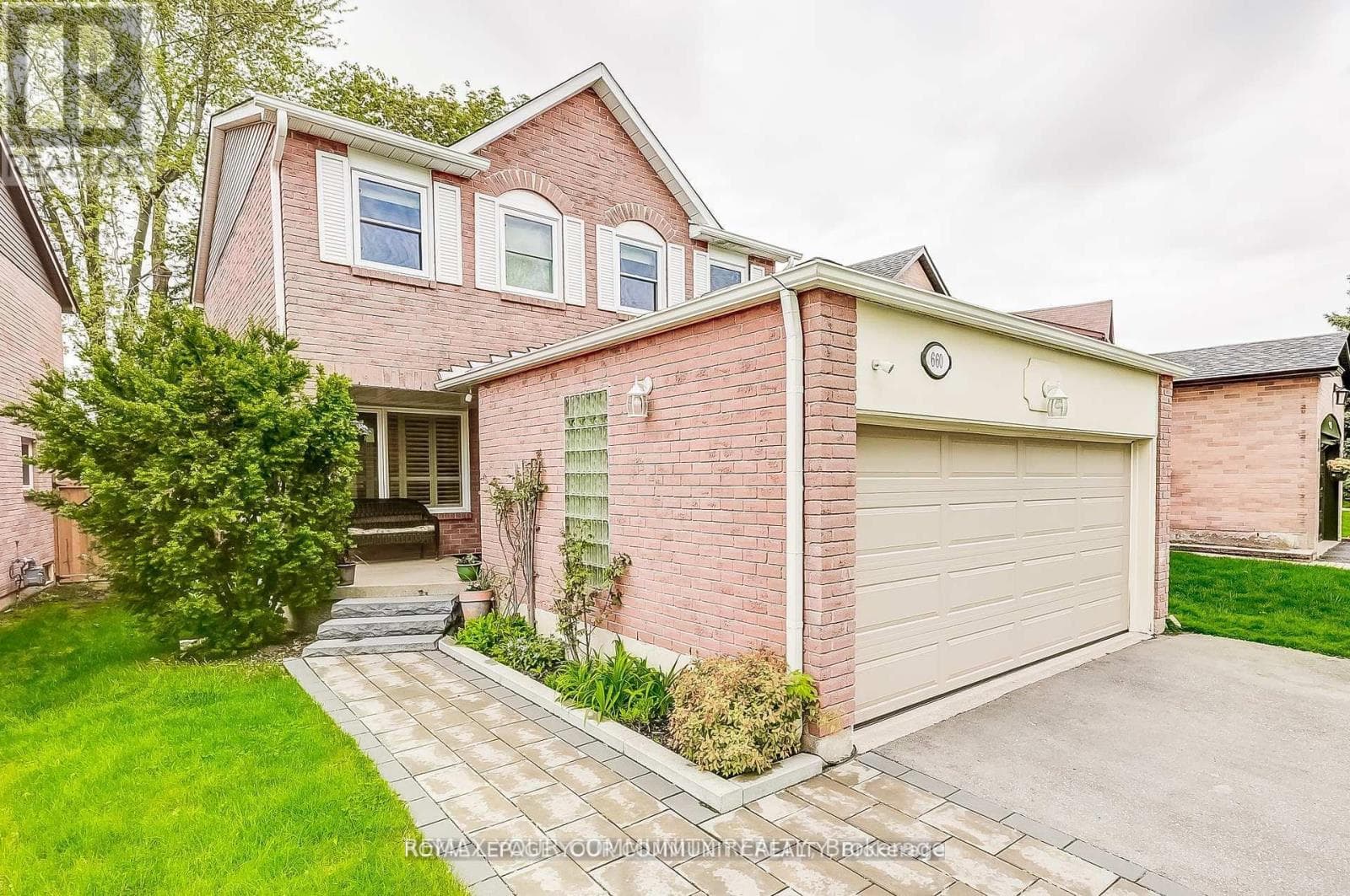 660 FOXWOOD TRAIL in Amberlea
