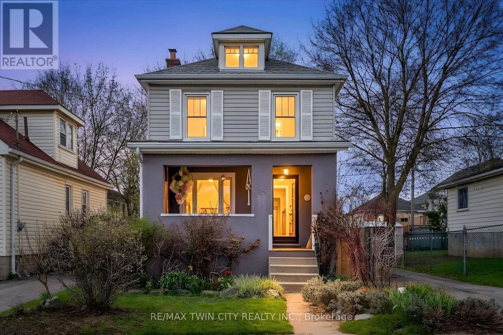 15 WATERSIDE AVENUE in North Galt/Elgin Park