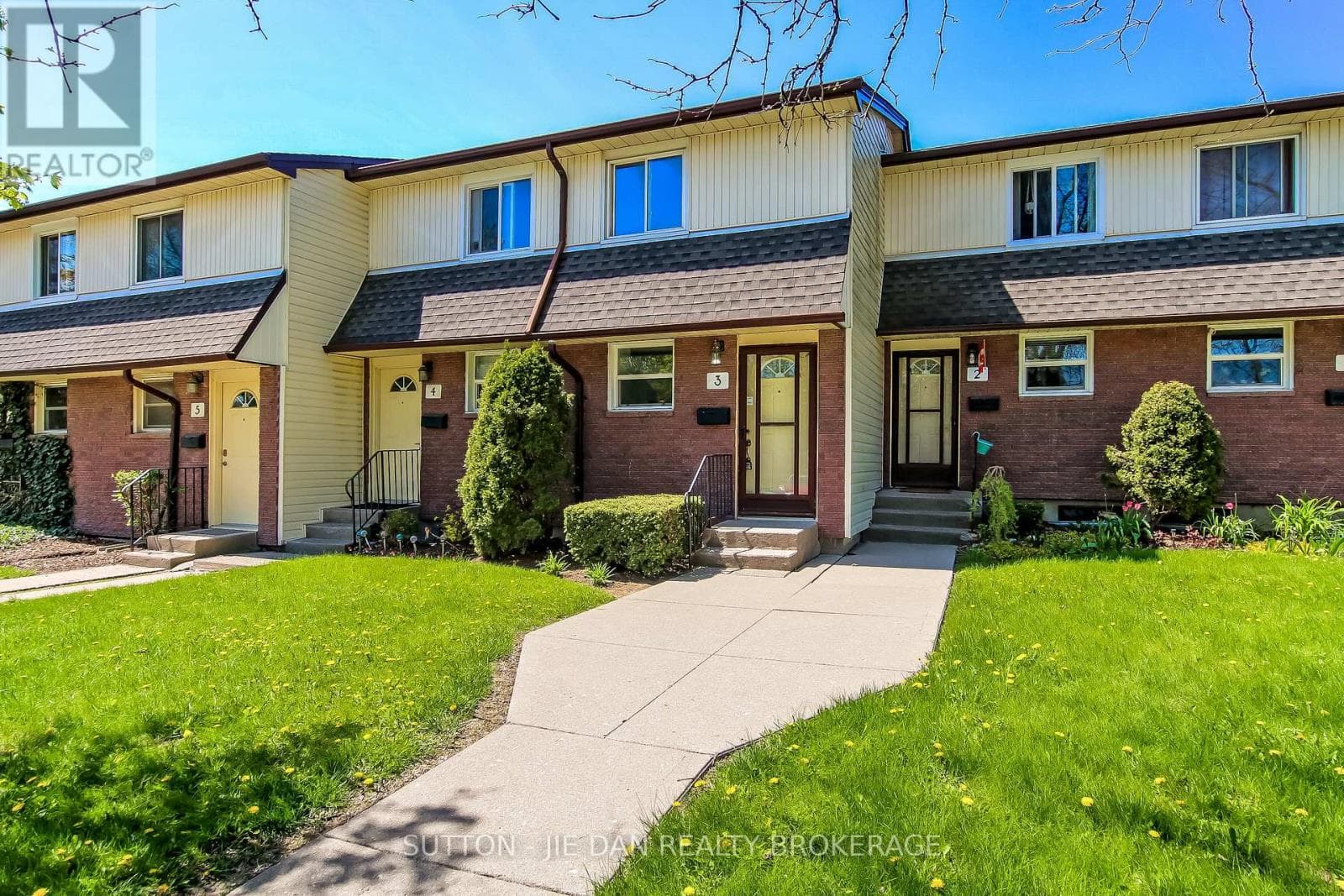 3 - 1919 TRAFALGAR STREET in Argyle
