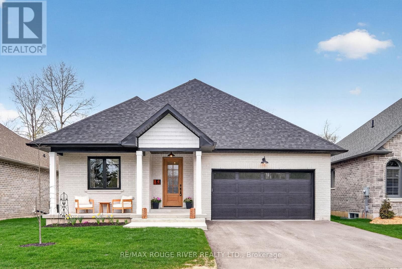 4 - 1000 D'ARCY STREET in