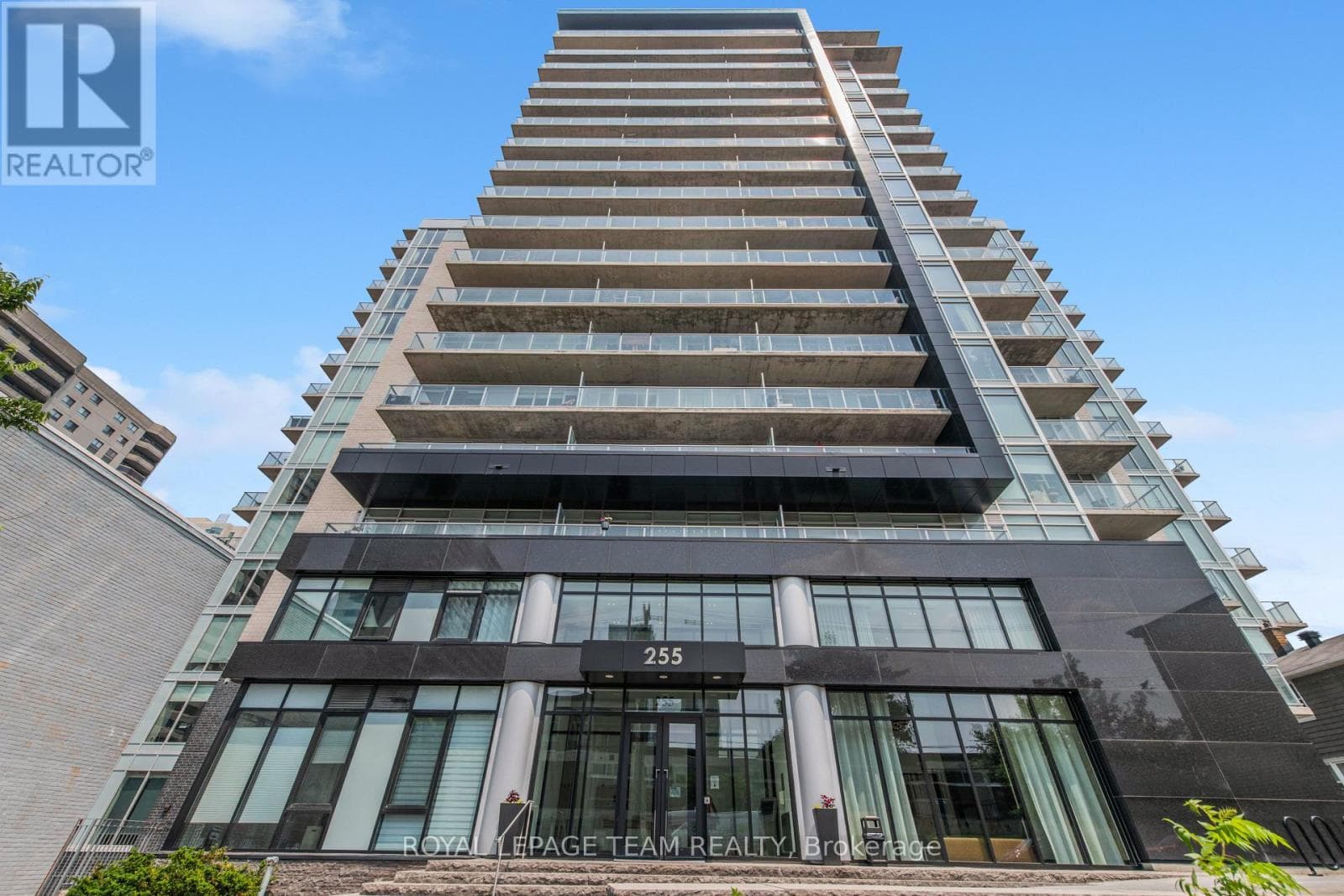 409 - 255 BAY STREET N in CENTRETOWN