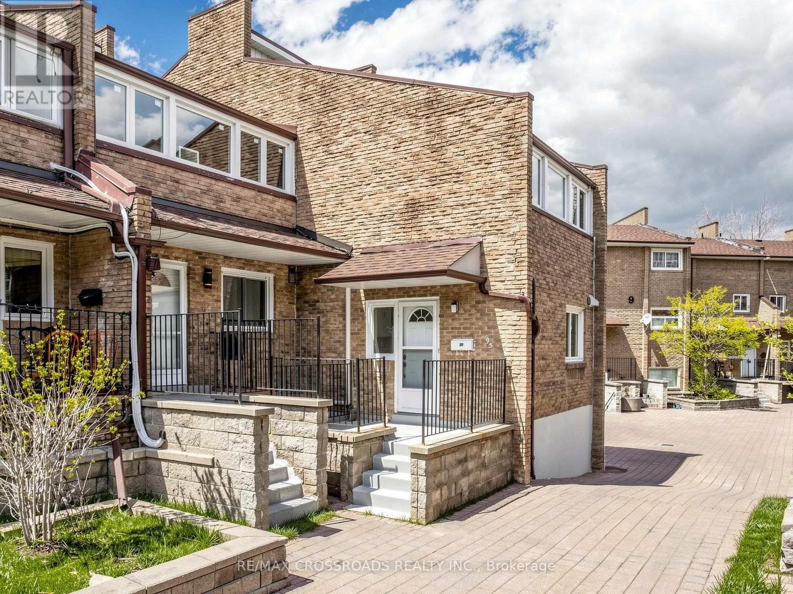 95 - 50 SCARBOROUGH GOLF CLUB ROAD in Scarborough Village