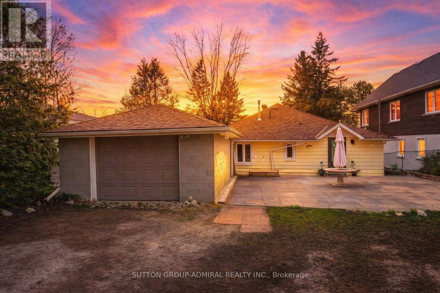 1074 RIVER ROAD E in